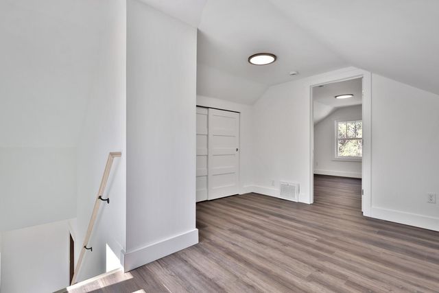 528 Point Douglas Road S, Saint Paul, MN 55119