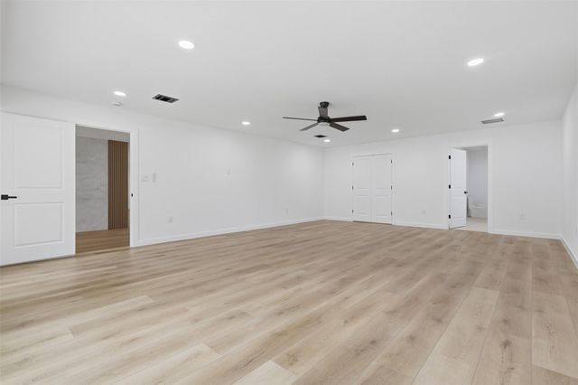 4829 Willowbend Boulevard, Houston, TX 77035