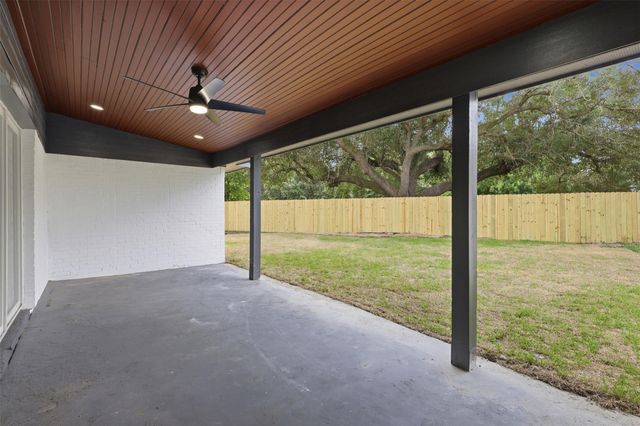 4829 Willowbend Boulevard, Houston, TX 77035