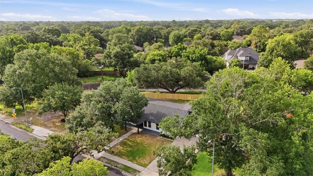 4829 Willowbend Boulevard, Houston, TX 77035