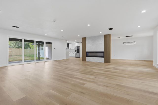 4829 Willowbend Boulevard, Houston, TX 77035