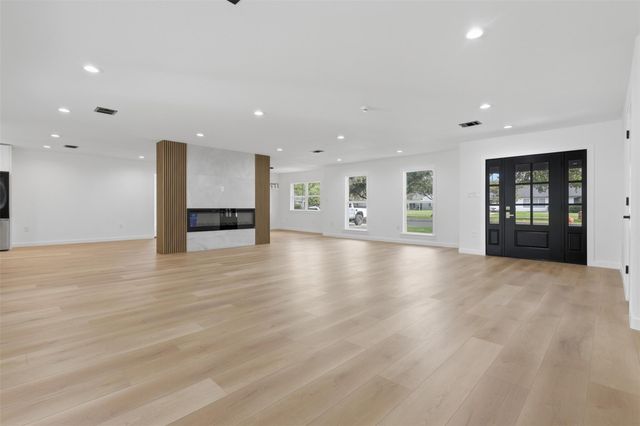 4829 Willowbend Boulevard, Houston, TX 77035