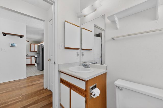 1800 Lee Loop NE, Rio Rancho, NM 87144