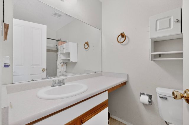 1800 Lee Loop NE, Rio Rancho, NM 87144