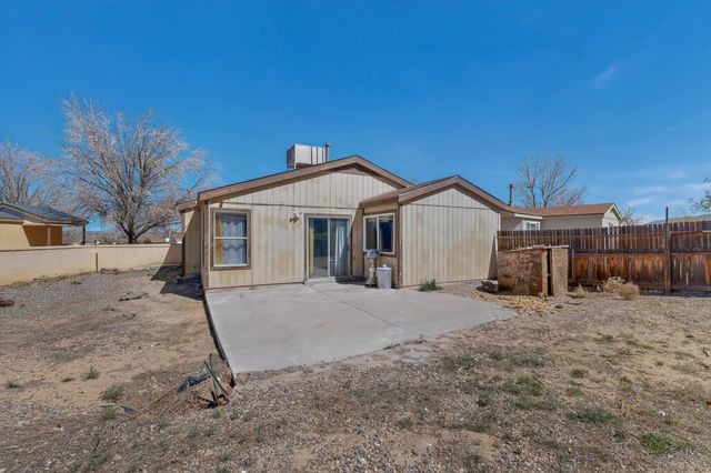 1800 Lee Loop NE, Rio Rancho, NM 87144