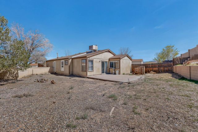 1800 Lee Loop NE, Rio Rancho, NM 87144