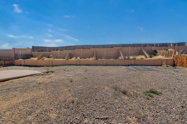 1800 Lee Loop NE, Rio Rancho, NM 87144