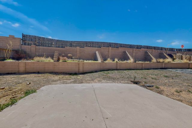 1800 Lee Loop NE, Rio Rancho, NM 87144