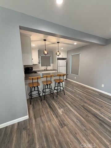 545 N Soldano Avenue N, Azusa, CA 91702