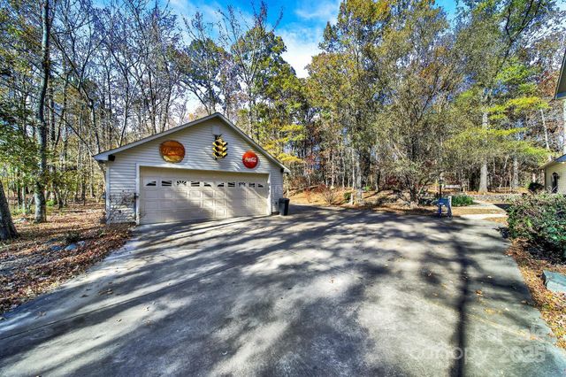 2895 Courtside Drive, Lancaster, SC 29720