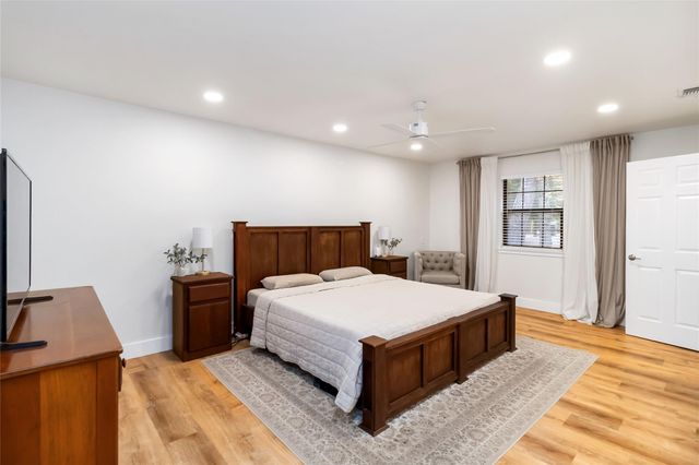 326 Pine View LOOP, Bastrop, TX 78602