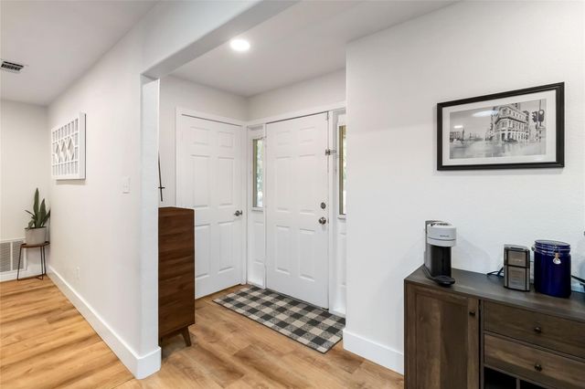 326 Pine View LOOP, Bastrop, TX 78602