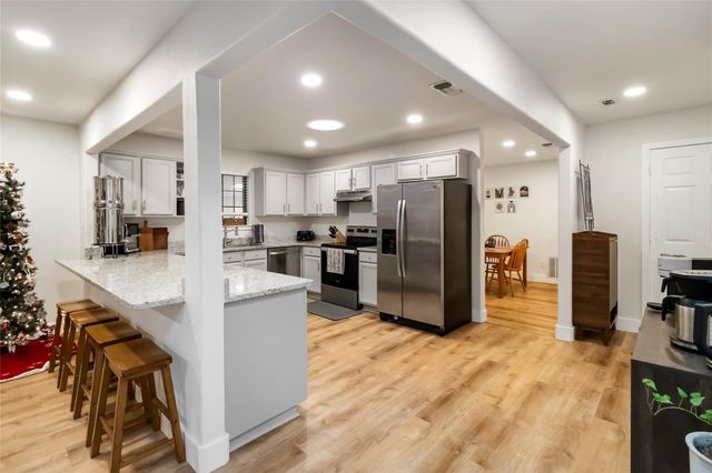 326 Pine View LOOP, Bastrop, TX 78602