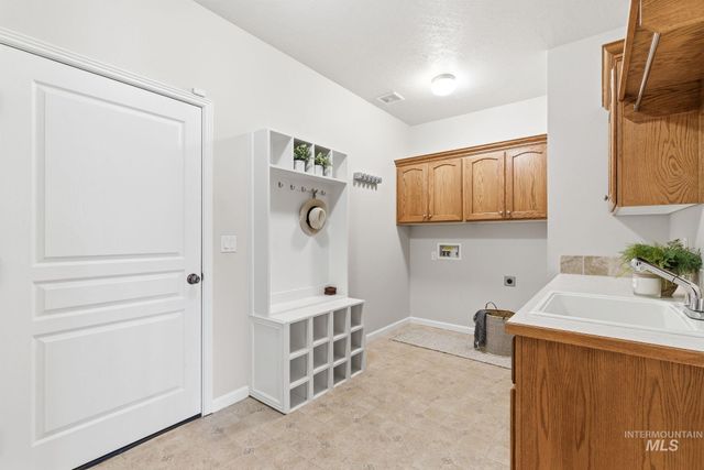 677 E Halpin Dr., Meridian, ID 83646