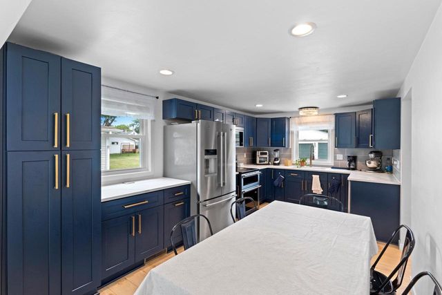 714 N LOCUST STREET, Green Bay, WI 54303