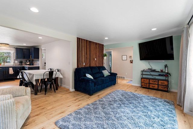 714 N LOCUST STREET, Green Bay, WI 54303