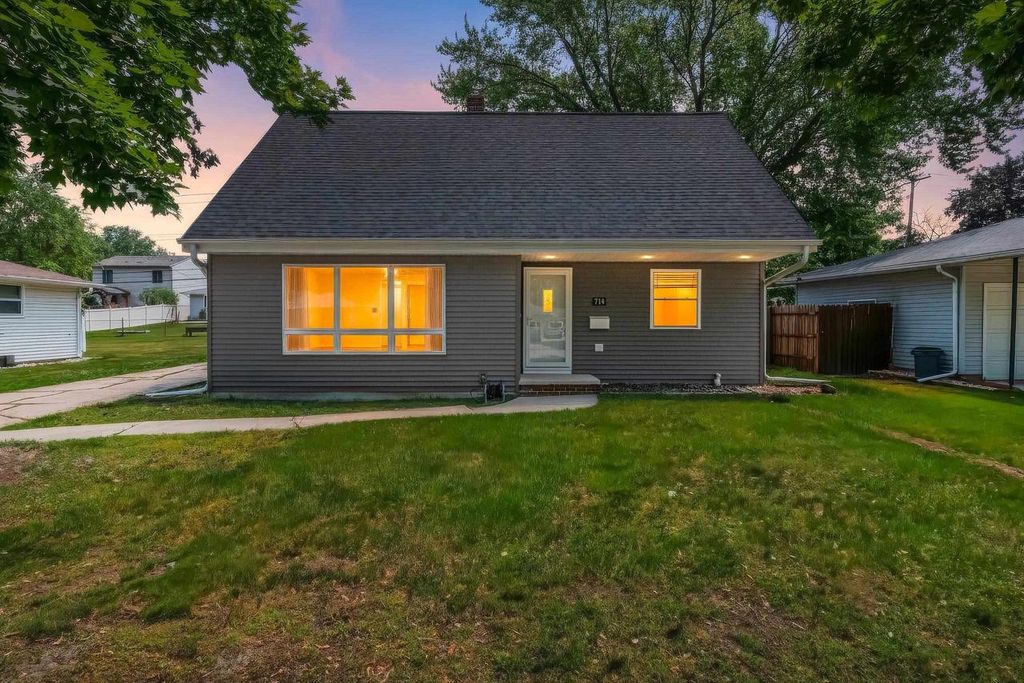 714 N LOCUST STREET, Green Bay, WI 54303