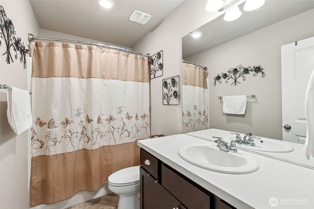 1110 Swan Loop, Dupont, WA 98327
