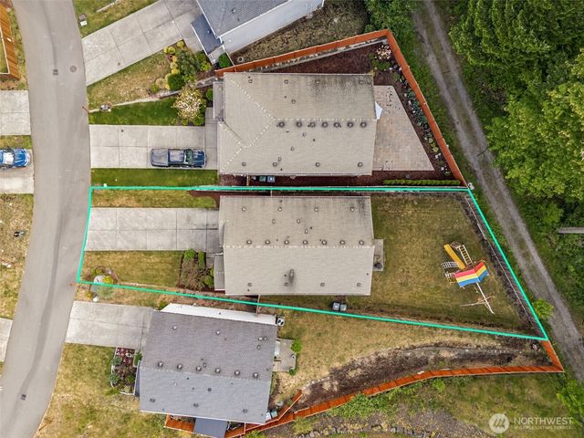 1110 Swan Loop, Dupont, WA 98327