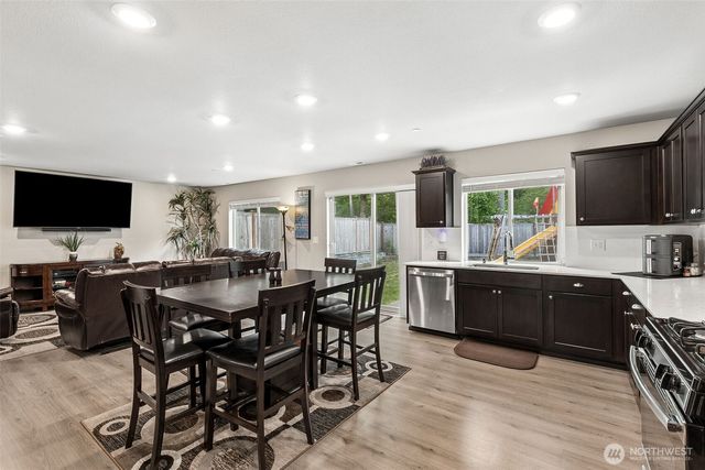 1110 Swan Loop, Dupont, WA 98327