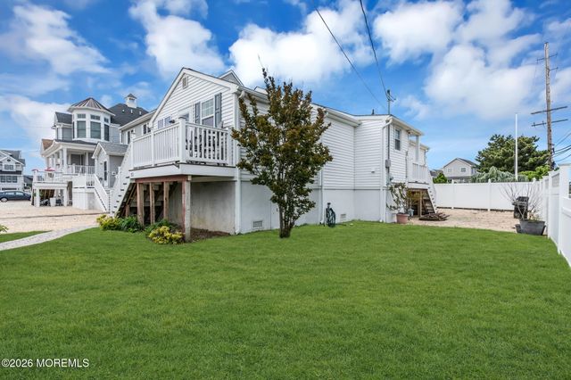 301 W Kupper Drive, Normandy Beach, NJ 08739
