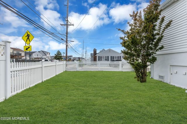 301 W Kupper Drive, Normandy Beach, NJ 08739