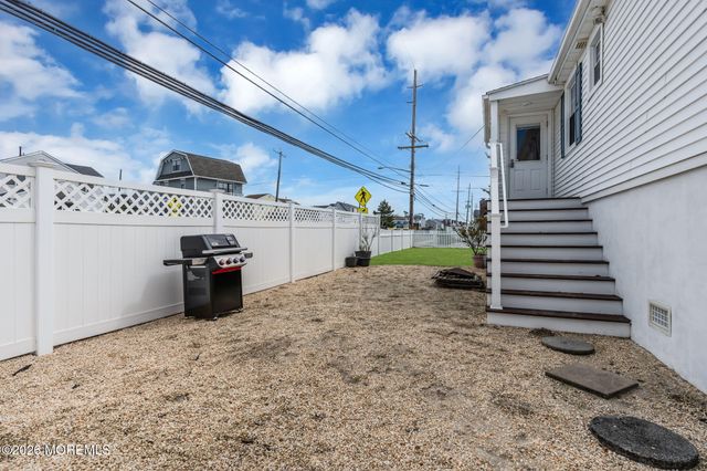 301 W Kupper Drive, Normandy Beach, NJ 08739