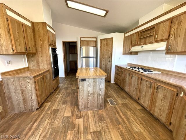 595 Lake Michigan Lane, Boulder City, NV 89005