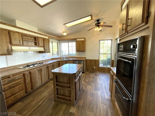 595 Lake Michigan Lane, Boulder City, NV 89005