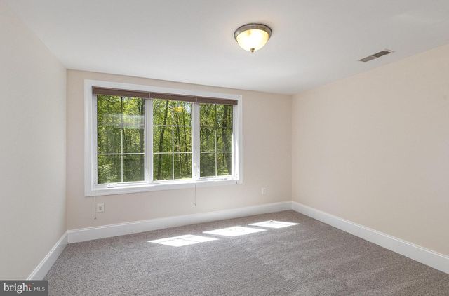 121 MARLBOROUGH POINT RD, Stafford, VA 22554