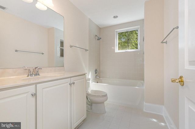 121 MARLBOROUGH POINT RD, Stafford, VA 22554