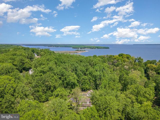 121 MARLBOROUGH POINT RD, Stafford, VA 22554