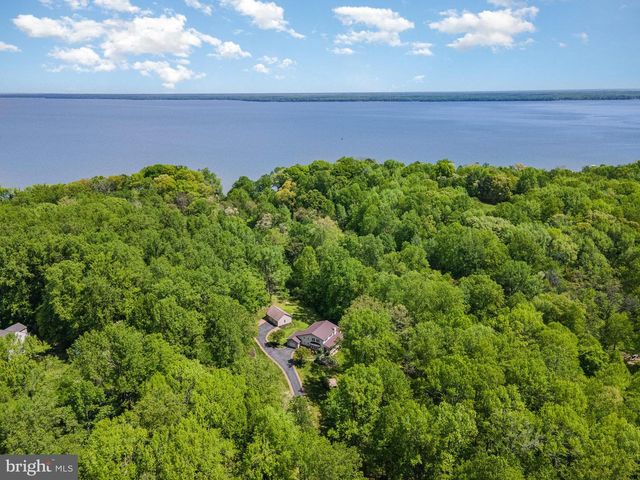 121 MARLBOROUGH POINT RD, Stafford, VA 22554