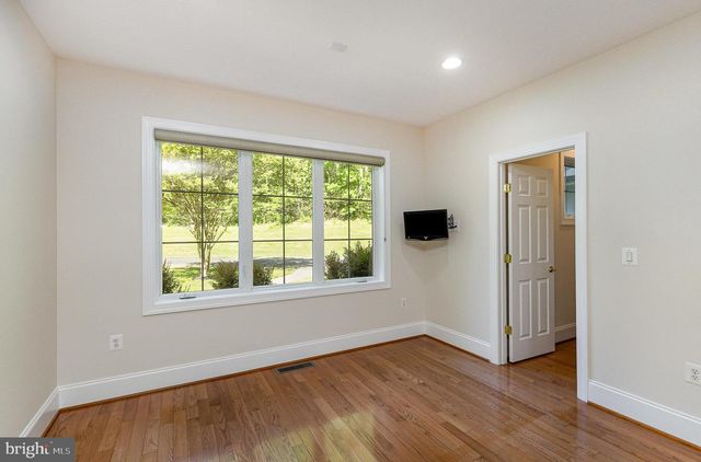 121 MARLBOROUGH POINT RD, Stafford, VA 22554