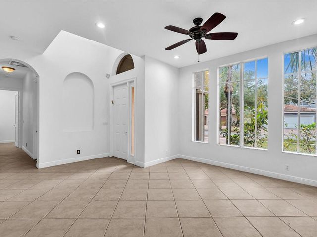 10844 Lake Wynds Court, Boynton Beach, FL 33437