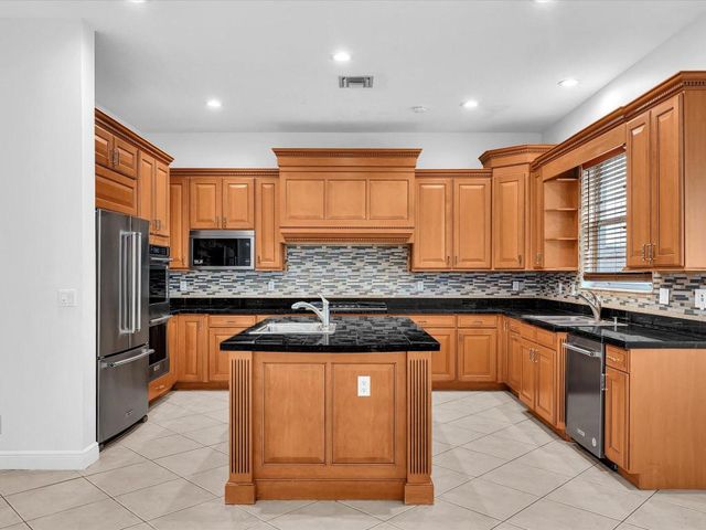 10844 Lake Wynds Court, Boynton Beach, FL 33437