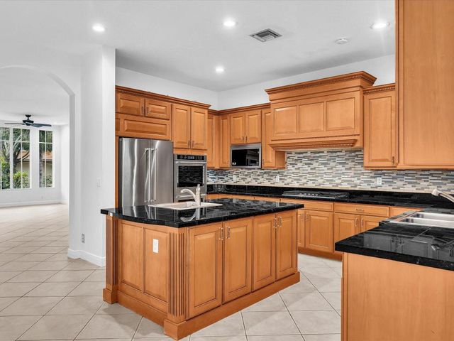 10844 Lake Wynds Court, Boynton Beach, FL 33437