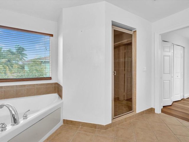 10844 Lake Wynds Court, Boynton Beach, FL 33437