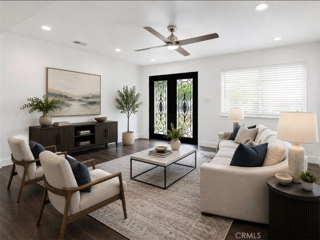 6929 El Selinda, Bell Gardens, CA 90201