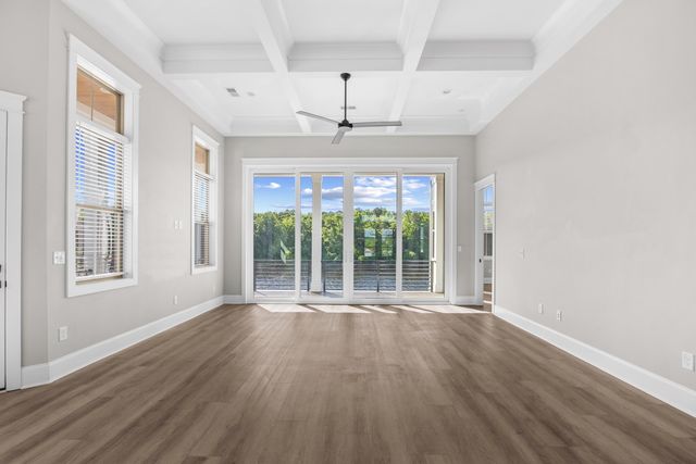 305 Harbour View Dr., Myrtle Beach, SC 29579