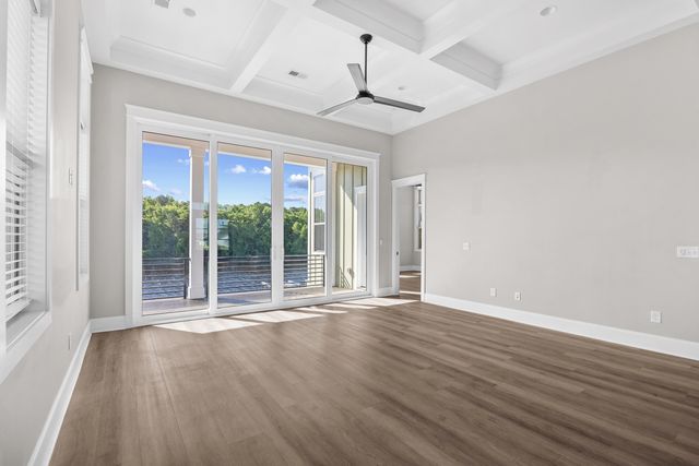 305 Harbour View Dr., Myrtle Beach, SC 29579