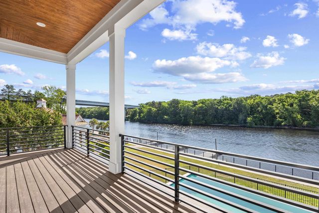 305 Harbour View Dr., Myrtle Beach, SC 29579