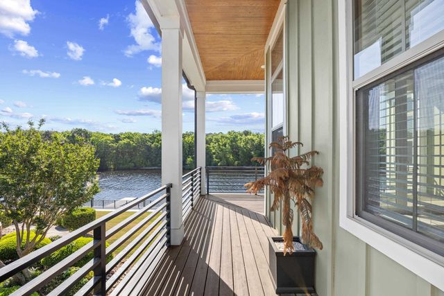 305 Harbour View Dr., Myrtle Beach, SC 29579