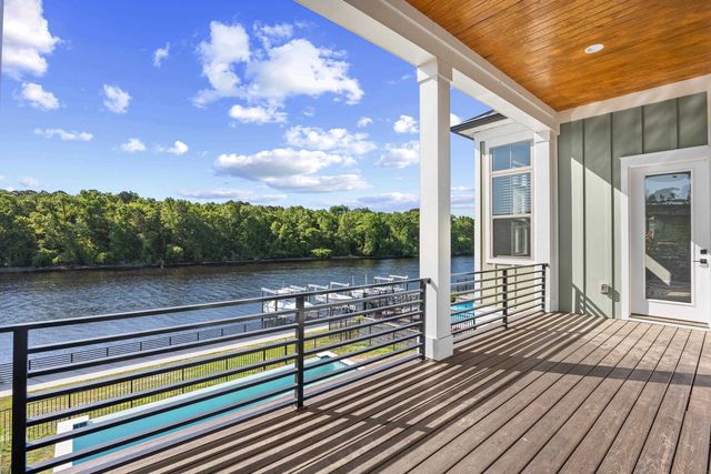 305 Harbour View Dr., Myrtle Beach, SC 29579