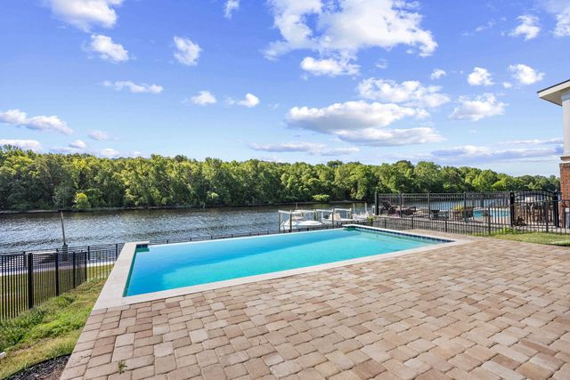 305 Harbour View Dr., Myrtle Beach, SC 29579