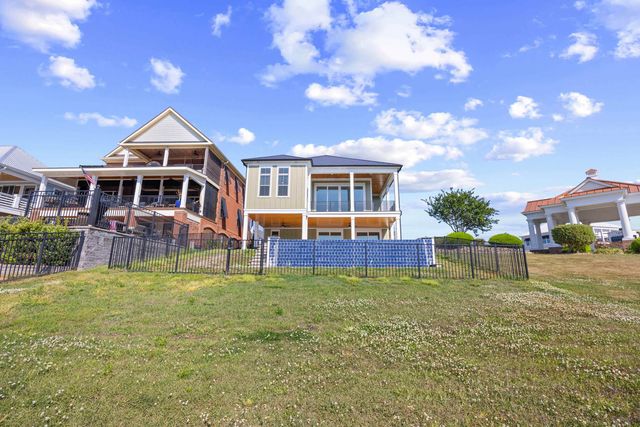 305 Harbour View Dr., Myrtle Beach, SC 29579