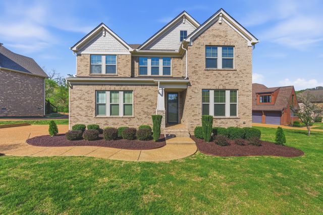 600 Cherry Grove Pt, Whites Creek, TN 37189