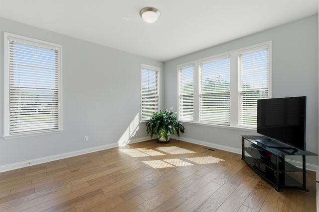 600 Cherry Grove Pt, Whites Creek, TN 37189