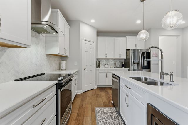 600 Cherry Grove Pt, Whites Creek, TN 37189