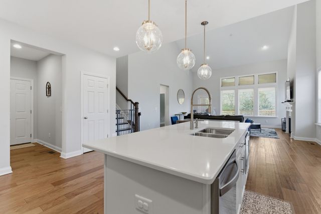 600 Cherry Grove Pt, Whites Creek, TN 37189